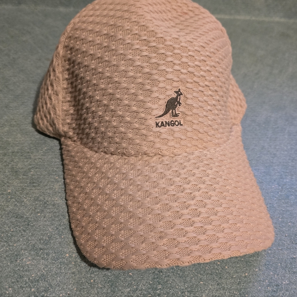 Kangol VENTAIR Spacecap Baseball Golf Hat Size Large Off White